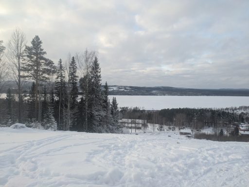 Utsikt rakt ner för Rönningen